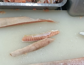 VỤN CÁ HỒI - CÓ DA