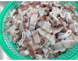 MỰC ỐNG CẮT KHOANH 2,3-3CM CÒN DA
